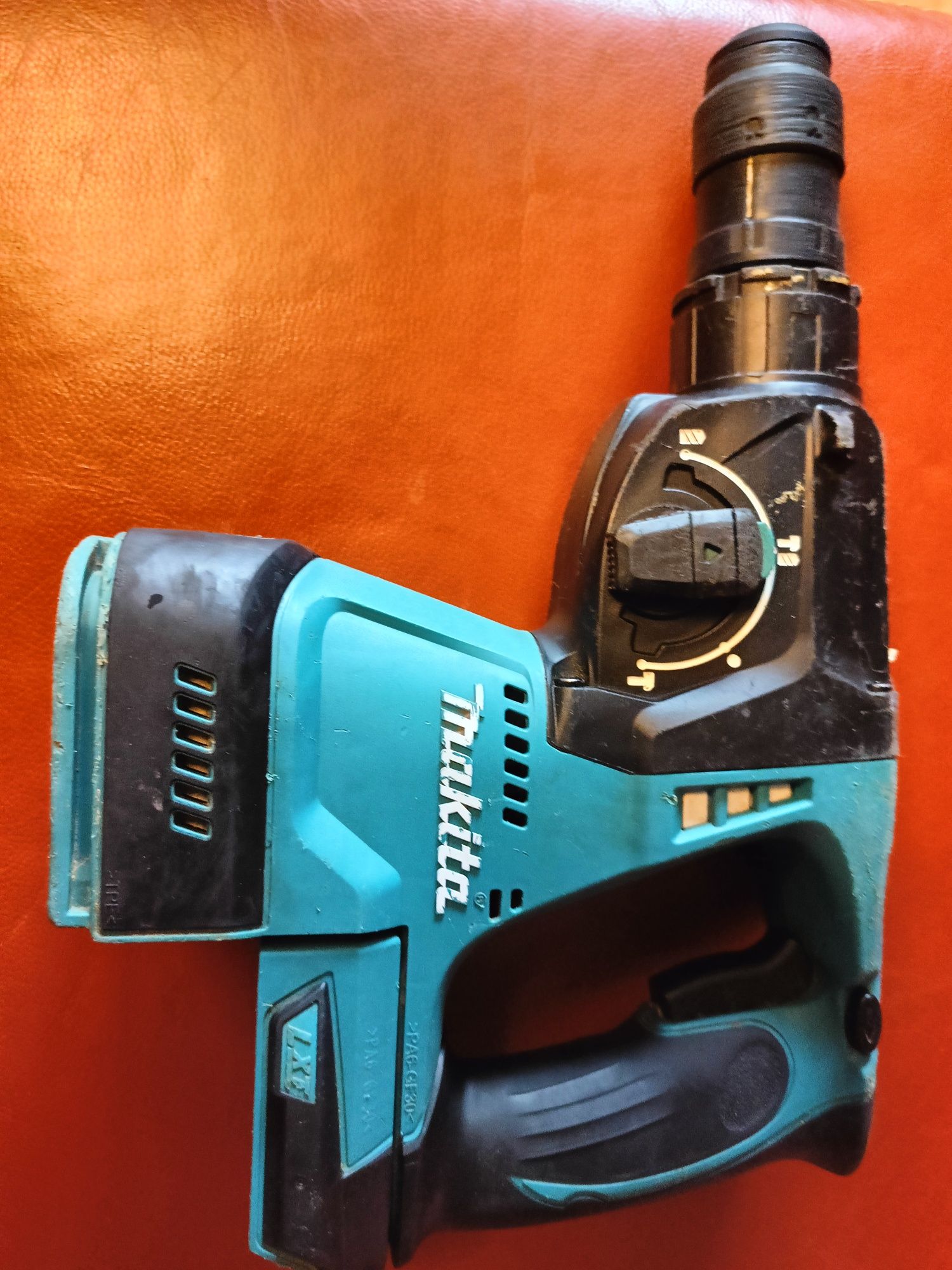 Młotowiertarka Makita DHR243