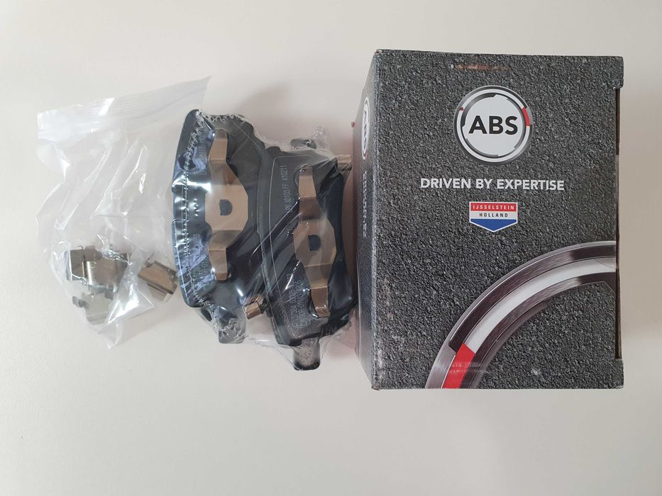 Колодки гальмівні задні  ABS 37384 Mitsubishi Lancer Outlander JEEP