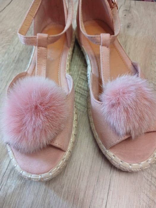 Сандалі жіночі. Нові.