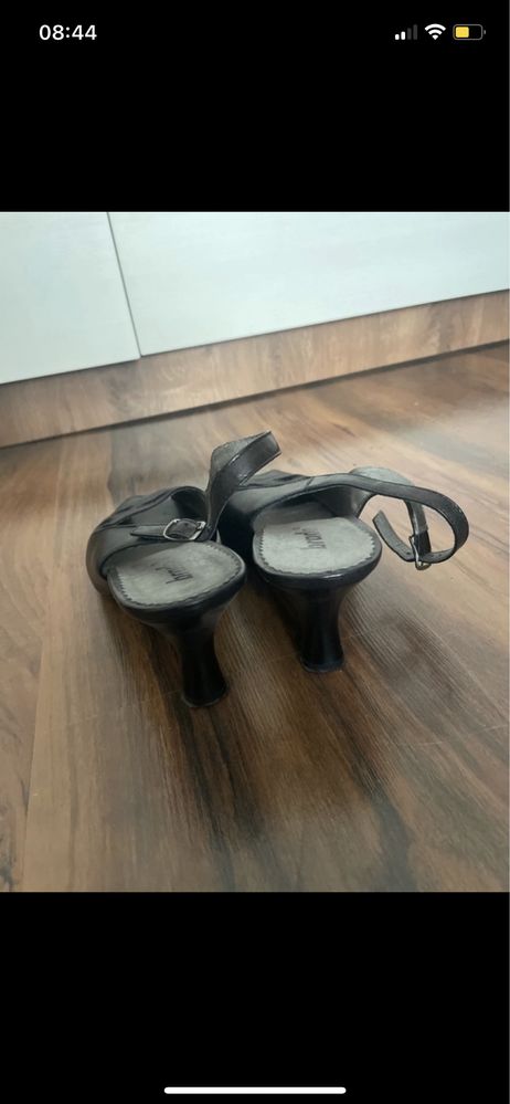 Czarne buty – niski obcas