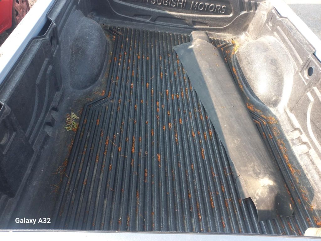 Caixa Mitsubishi L200 Strakar