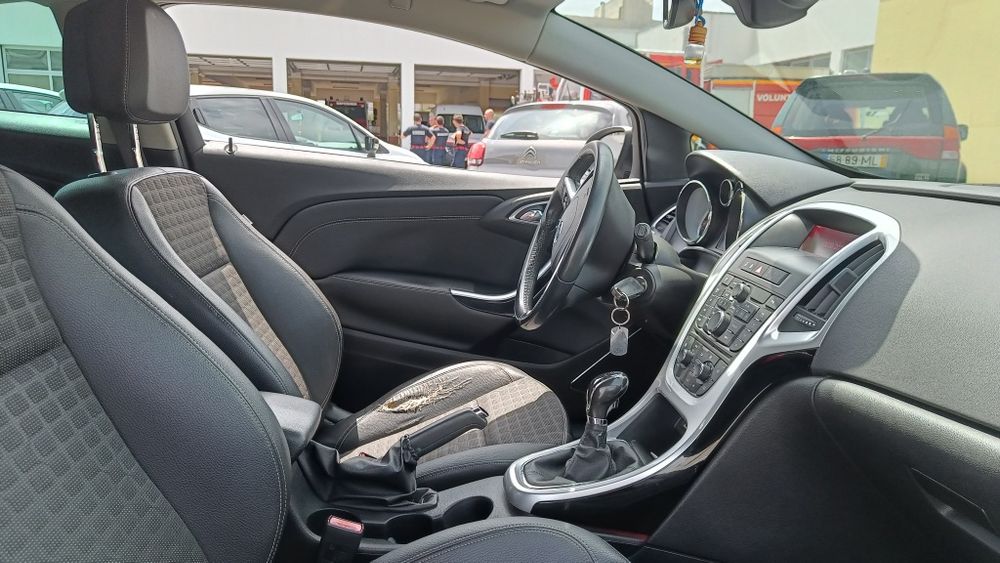 Opel Astra GTC 1.7 CDTI 130cv