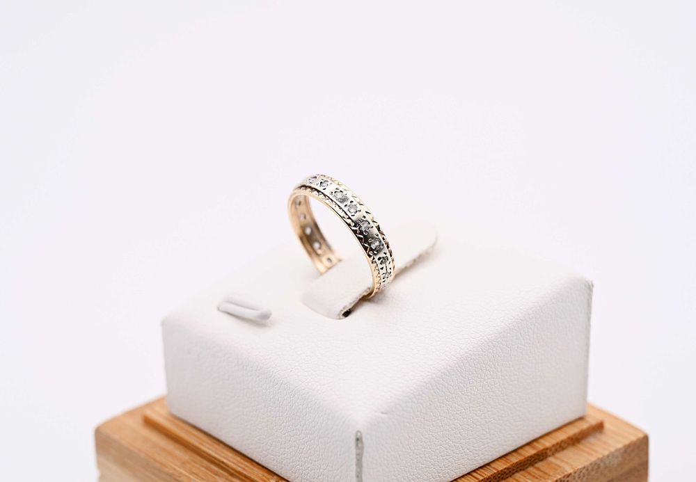 ZB330 Śliczny i uroczy złoty pierścionek obrączka z cyrkoniami 375 R:8