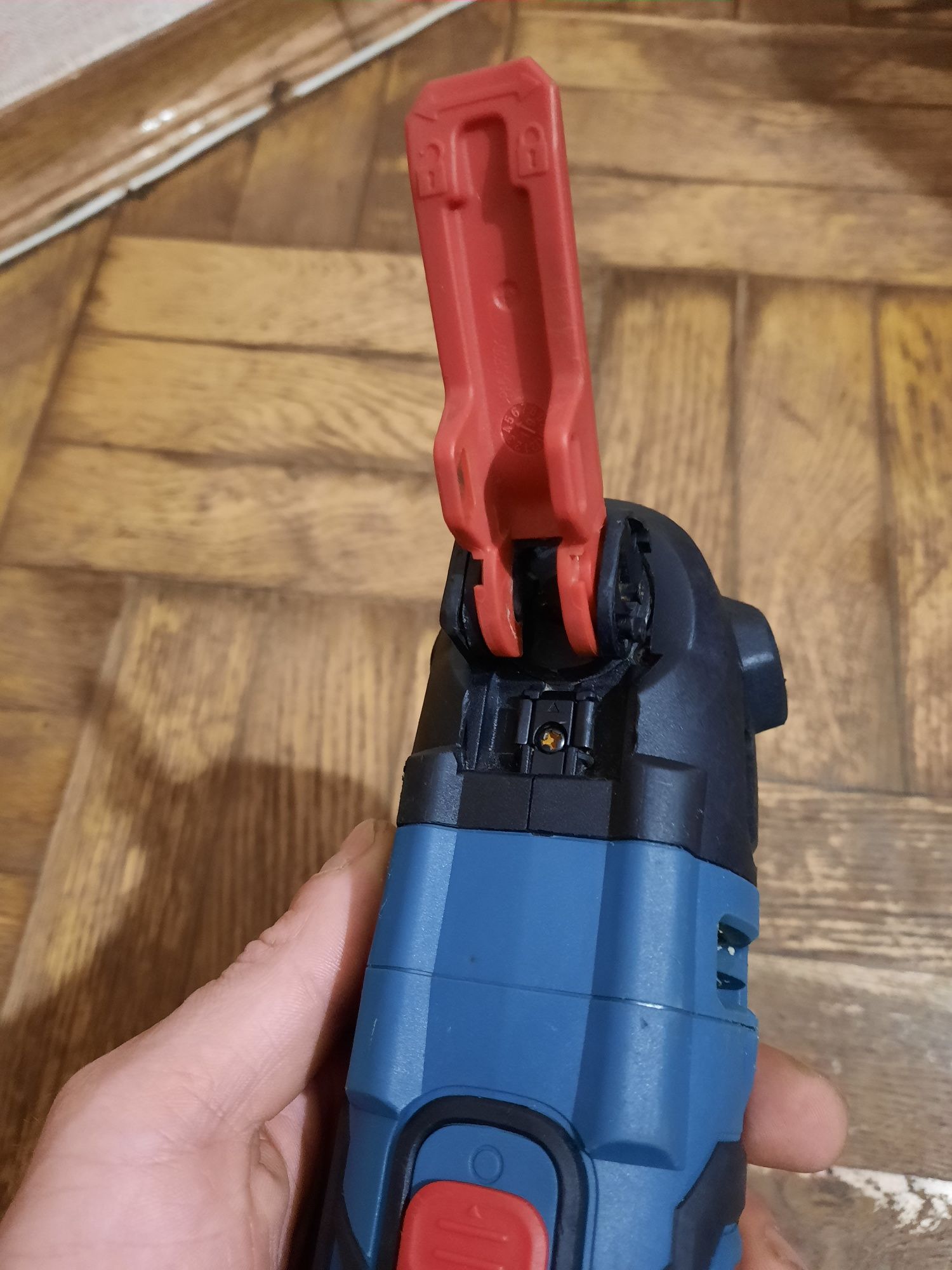 Реноватор Erbauer EMT300-QC, 300W