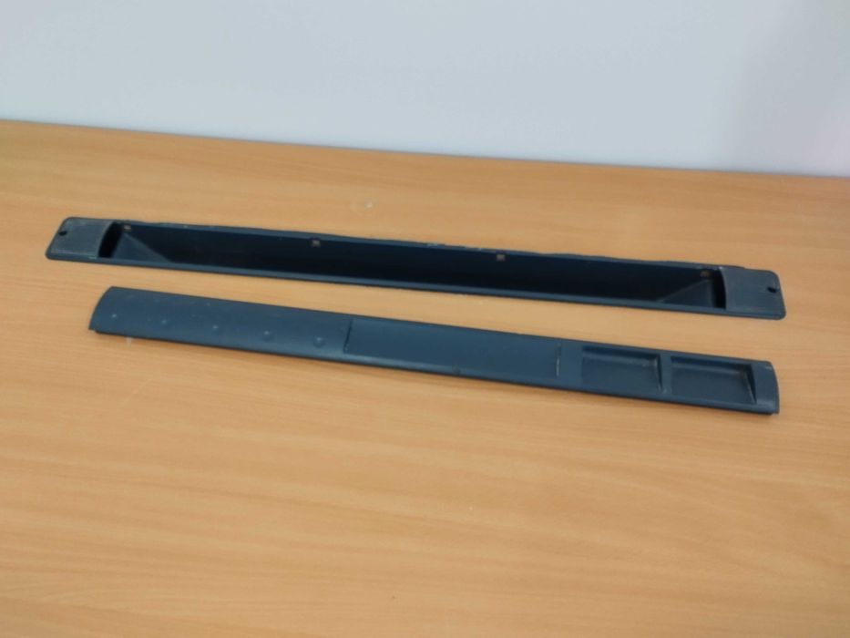 Secretária + 2 cadeiras