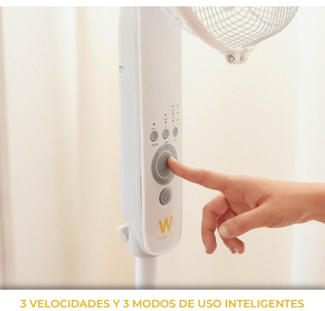 Ventoinha eléctrica de pé com comando