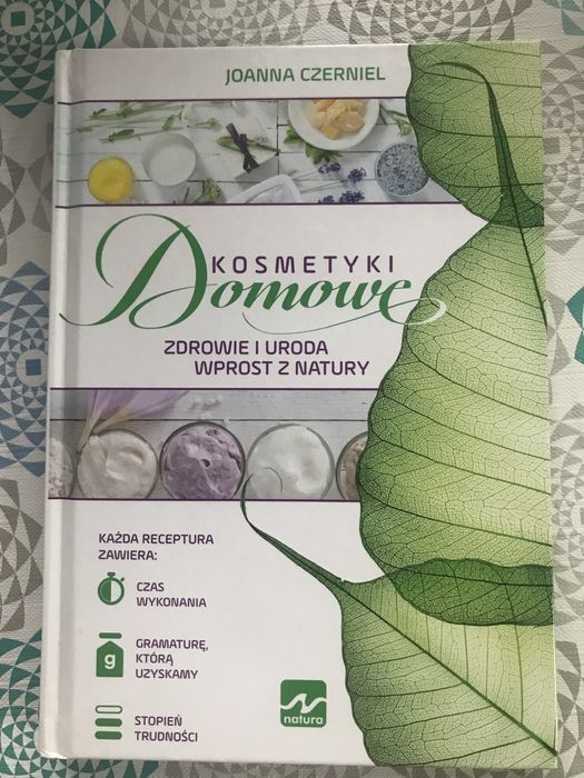 Książka z recepturami kosmetyków. Stan bardzo dobry
