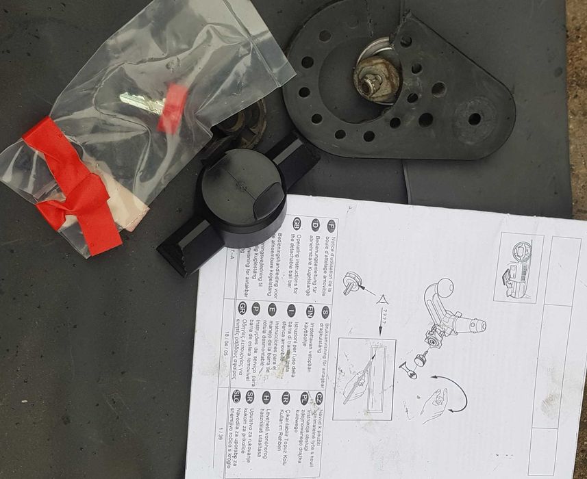 Dacia Duster oryginalny wypinany hak holowniczy możliwa wysyłka 40