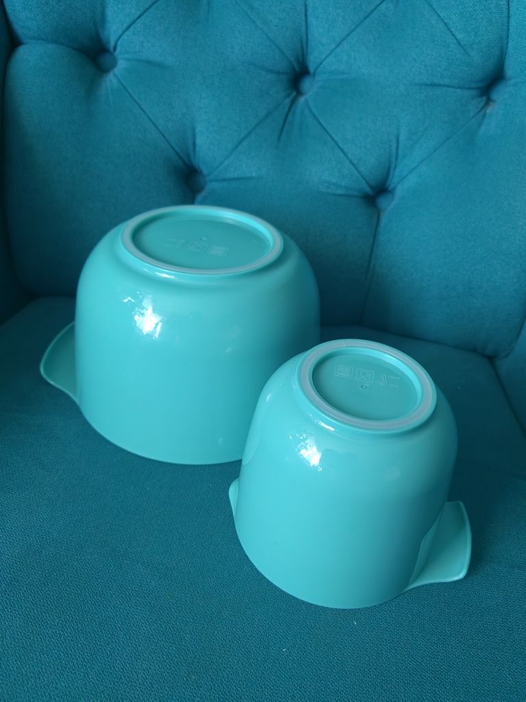 Miski 2 szt  20 cm 13 cm plastikowe z uchwytem i lejki gratis foremka