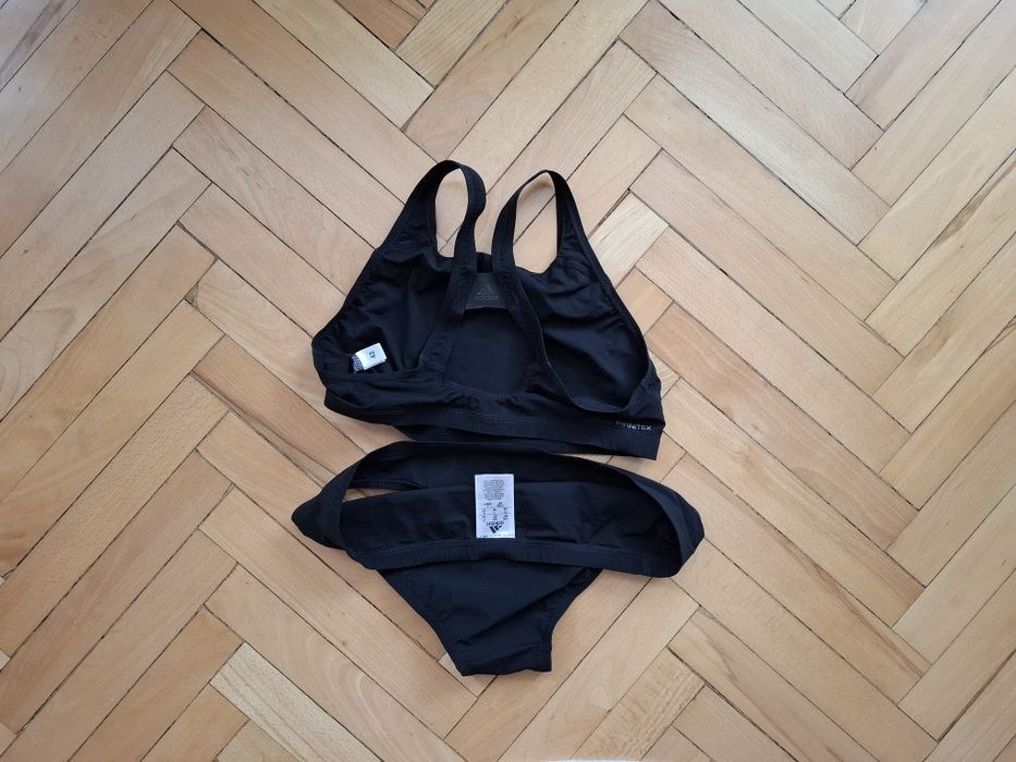 Продається купальний комплект Adidas