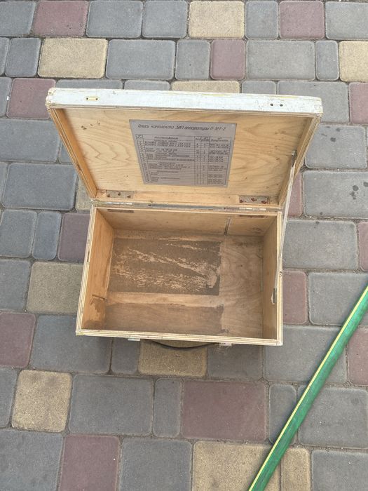 Деревянный. ящик