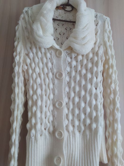 Продам кофти в гарному стані 44 р.