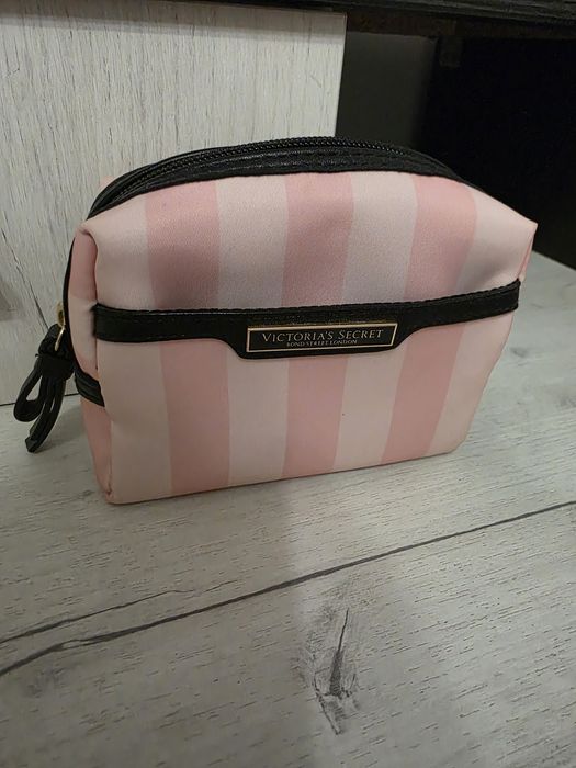 Косметичка нова victoria's secret