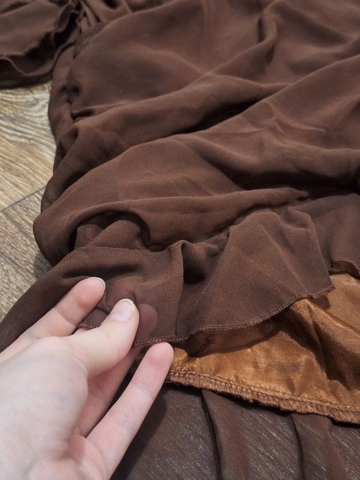 Сукня prettylittlething коричнева з рукавами кльош