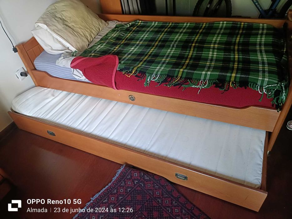 Vende-se estudio com duas camas