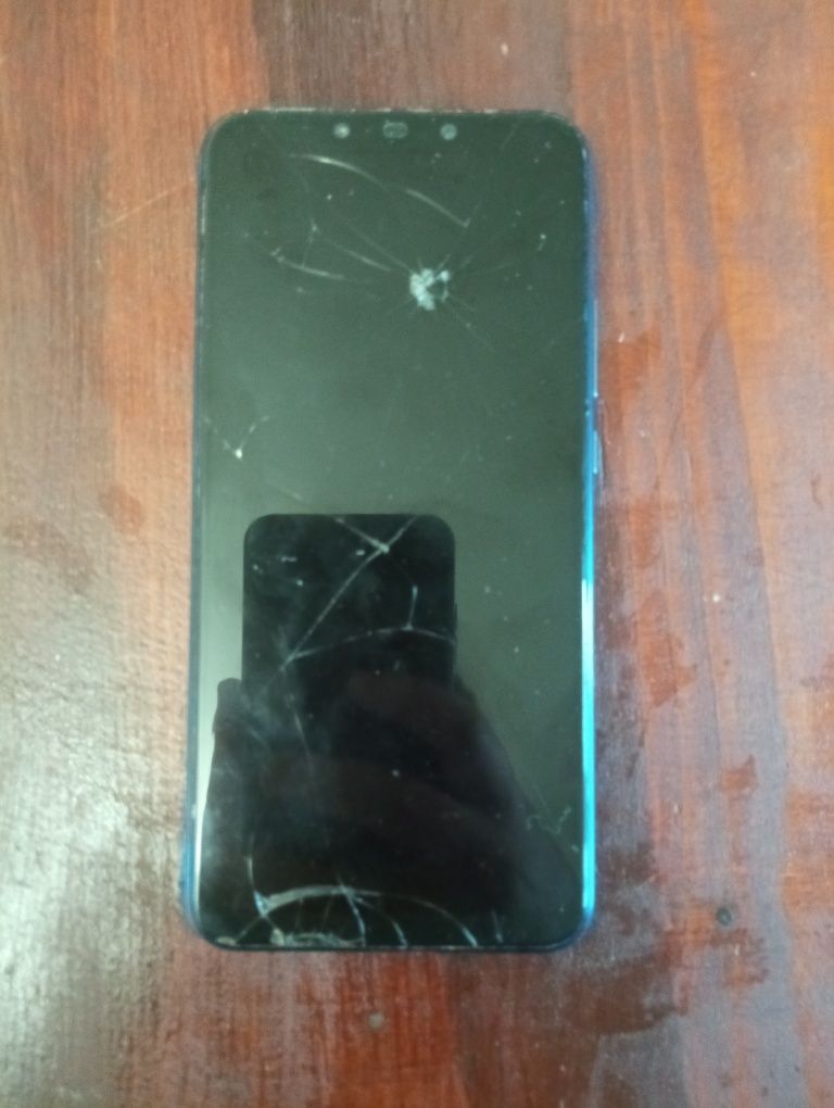 Продається  Huawei nova 3 i вживаний під заміну екрана