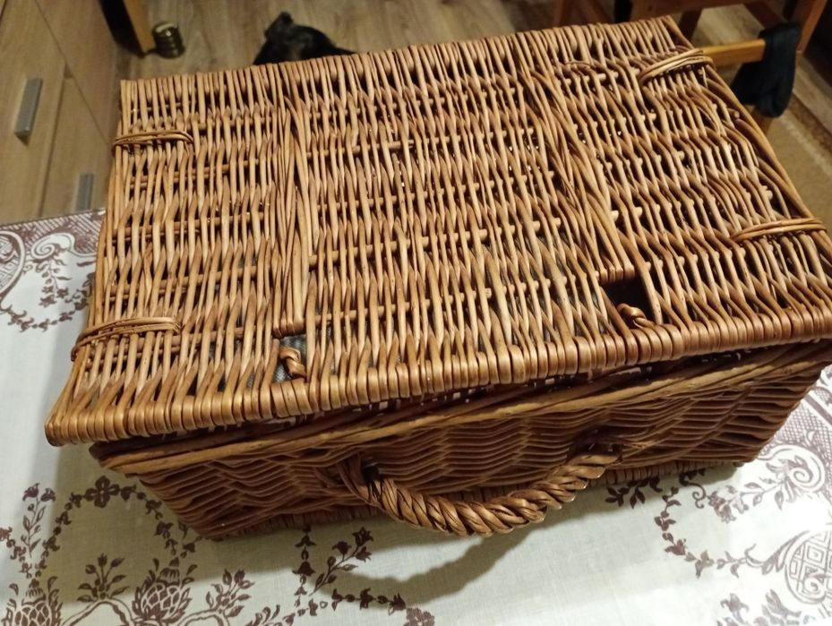 KOSZYK zamykany wiklinowy brązowy