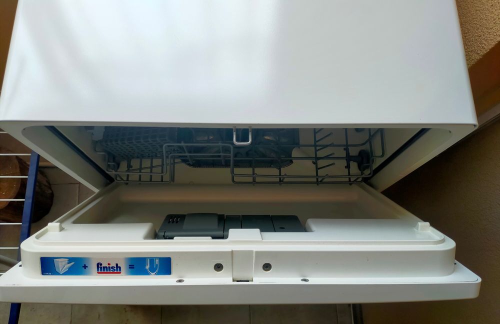 Посудомийна машина Electrolux