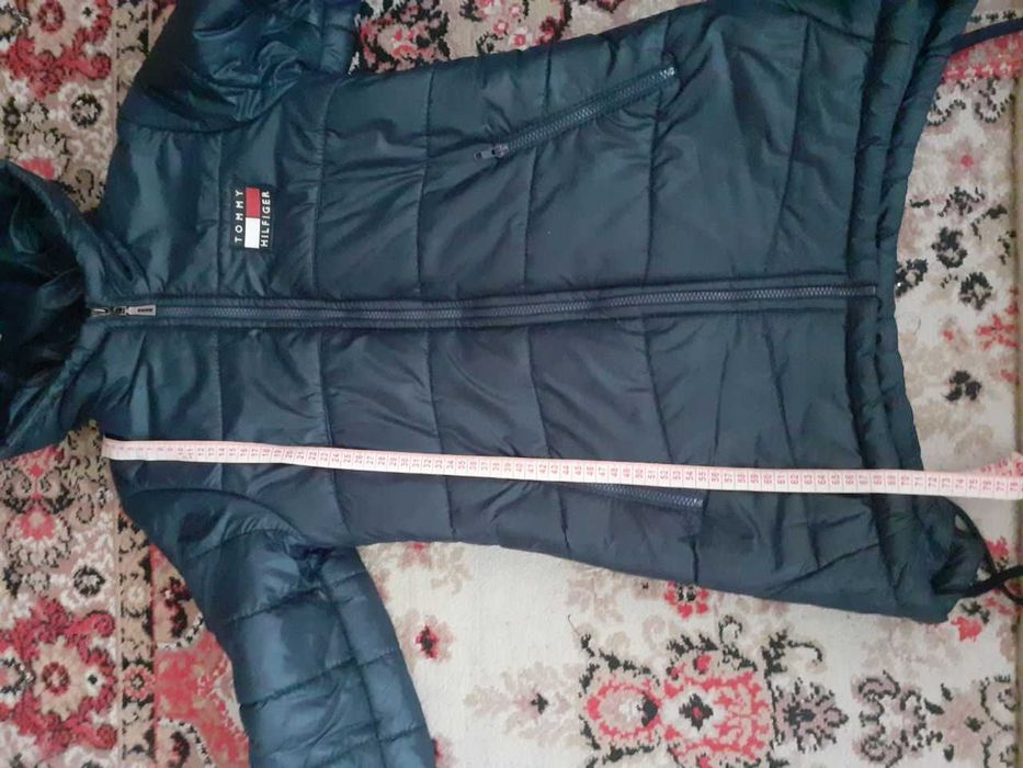 Синя осіння куртка жіноча