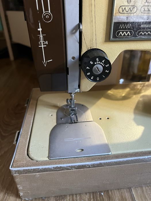 Швейна машинка Верітас