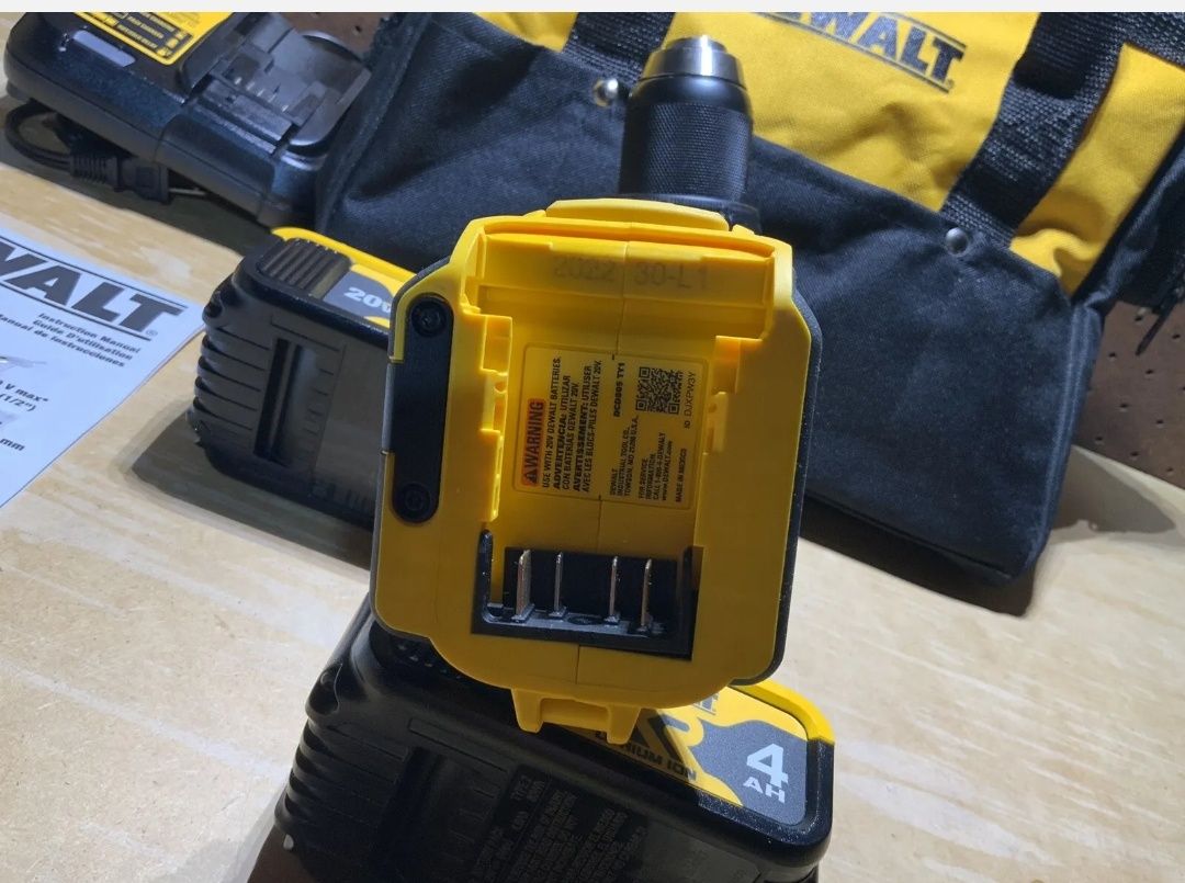 Акумуляторний безщітковий дриль-шуруповерт DEWALT DCD805