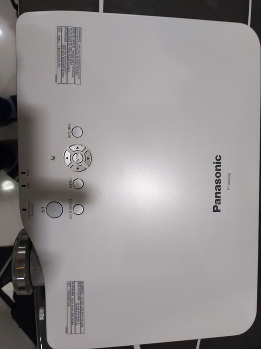 Projetor de vídeo Panasonic AX-200E