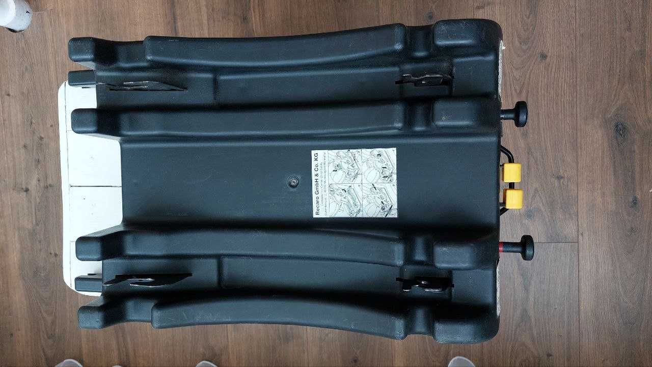 База для дитячого автокрісла / Платформа під автокрісло