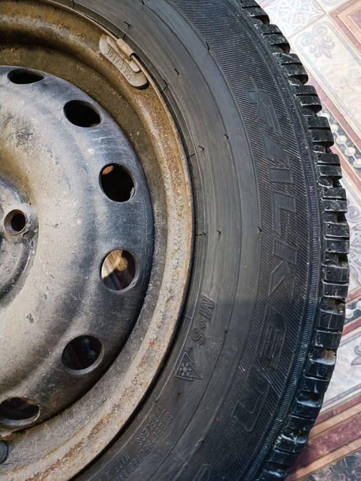 Продам колесо  R14 зима диск 4*100