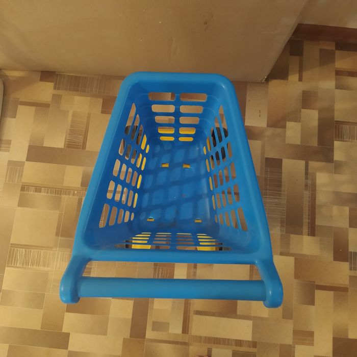 Корзина на колесах