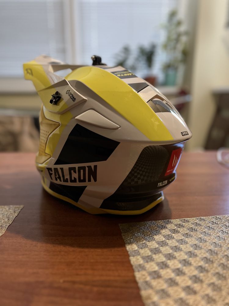 Продам шлем MT Falcon Warrior