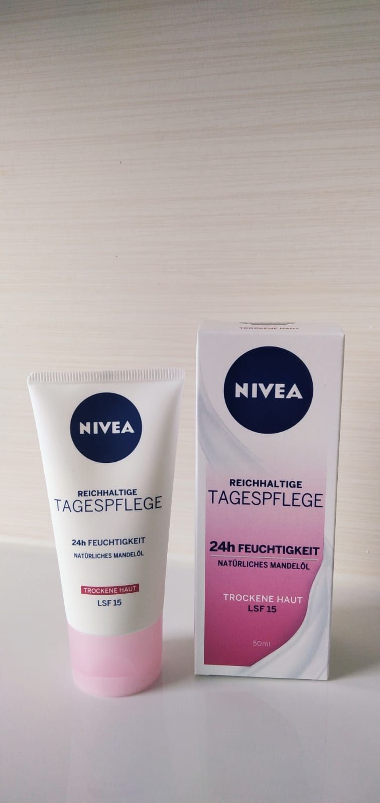 Nivea nawilżający krem do cery suchej i wrażliwej SPF 15, 50 ml