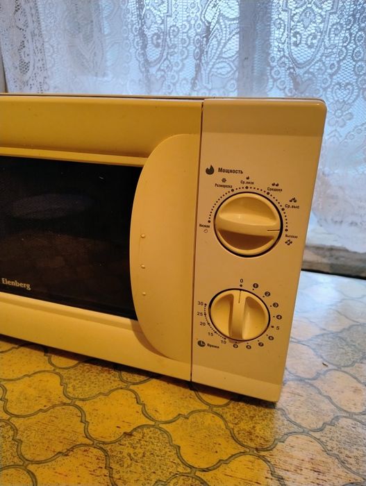 Мікрохвильовка Elenberg 700w