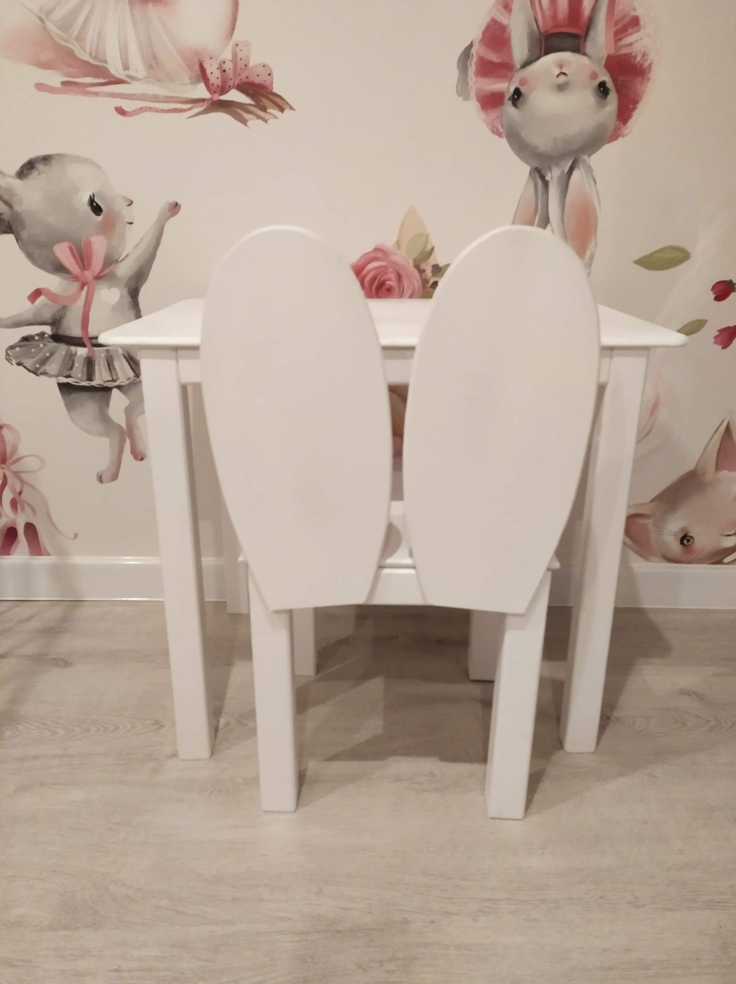 Zestaw krzesełko-stolik dla dzieci