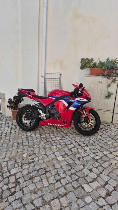 Honda CBR 600 RR 2025 com pack comfort