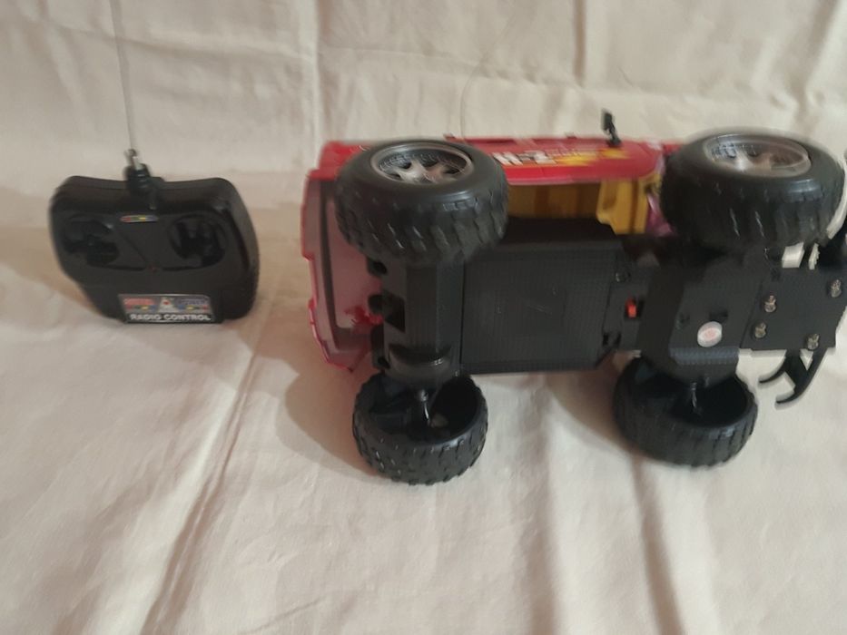 Машина на радіоуправлінні