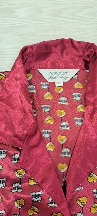 Pijama de cetim de senhora com acessórios