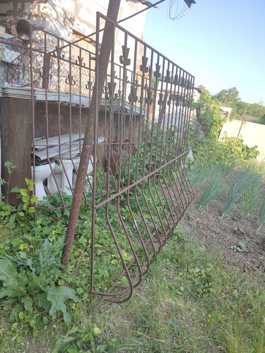 Решотки  (грати) кованые  на  окона