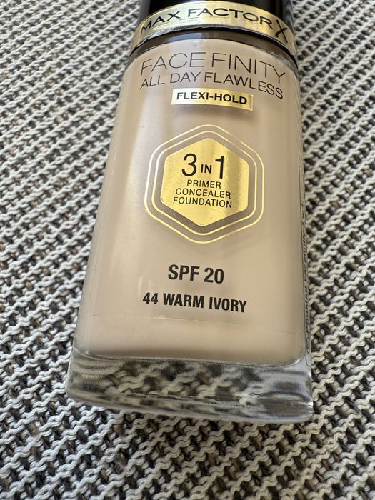 Max Factor Facefinity All Day Flawless 3 in1 podkład 44 Warm Ivory