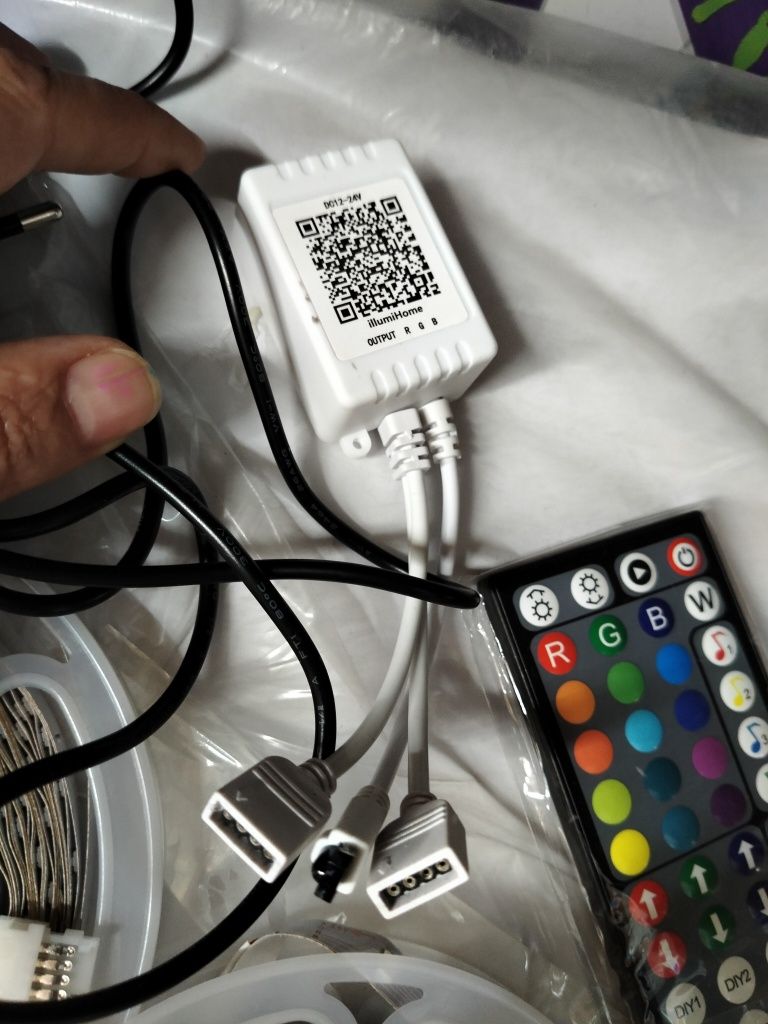 Taśma LED RGB z pilotem