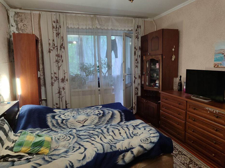 Продам трикімнатну квартиру, вул. Луценко  9