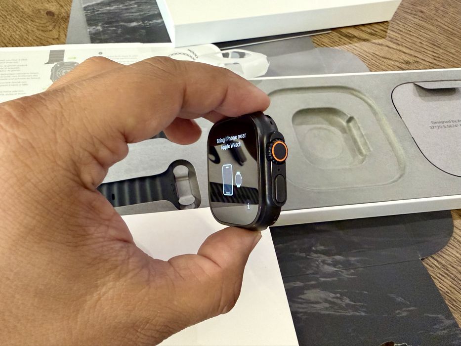 Apple Watch Ultra 2 Titanium Preto c/ Ocean Band