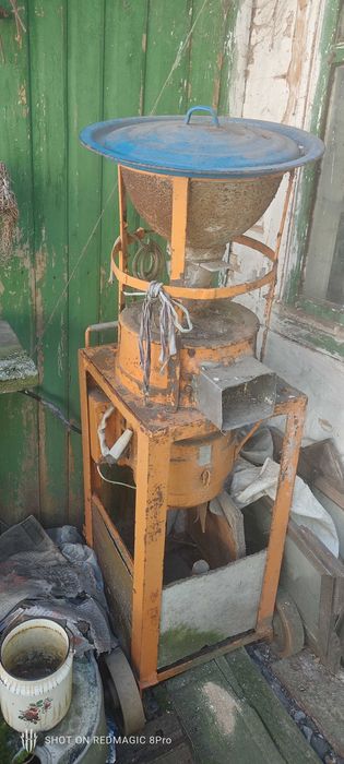 Мельница. Измельчитель для зерновых на 380 Вт.