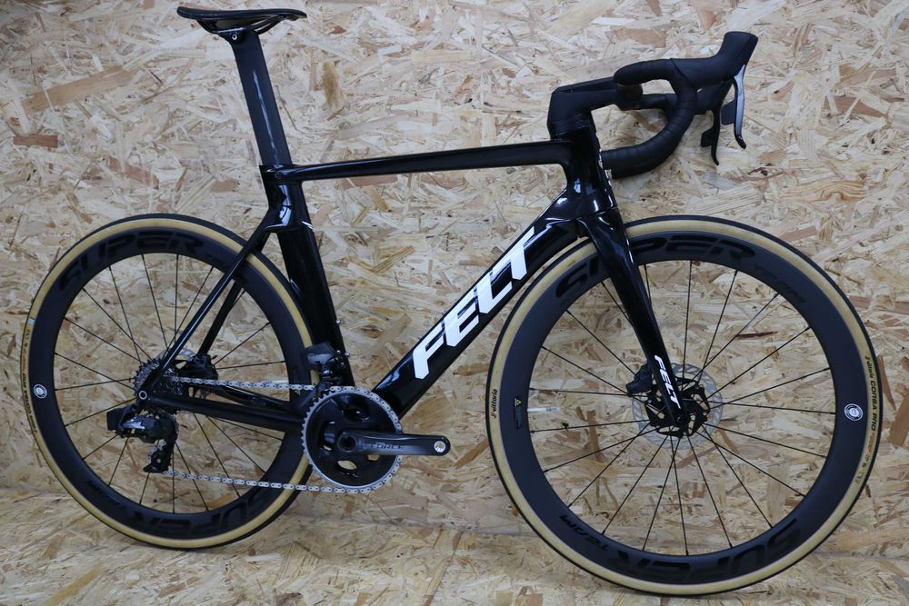 Bicicleta disco Felt AR - Sram Force AXS - Rodas carbono - Nova