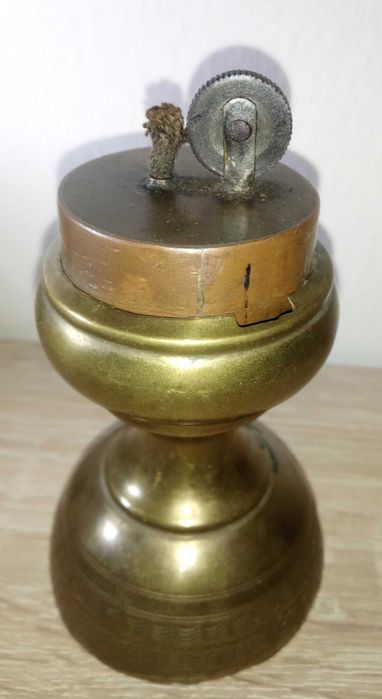 Zapalniczka mosiężna benzynowa stara zabytkowa w stylu wschodnim