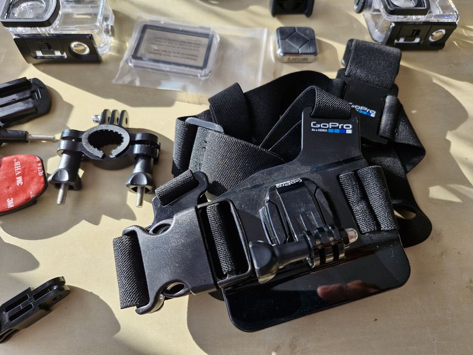 SJcam SJ8 pro 4k duży zestaw karta 64GB pilot szelki gopro