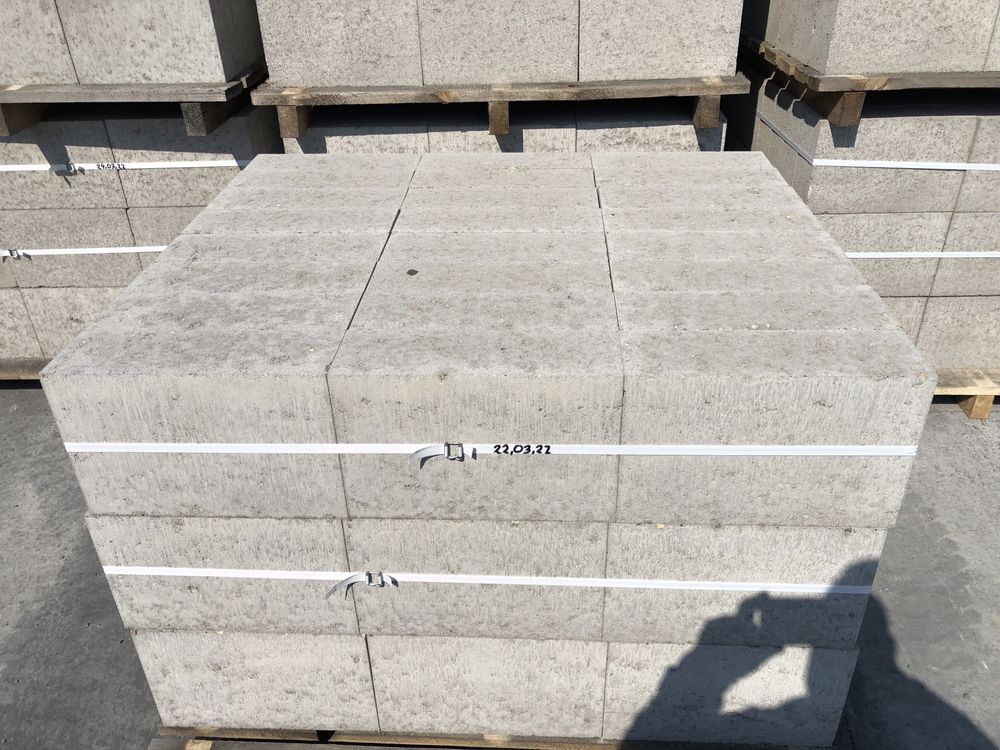Bloczek fundamentowy Wymiar 38x25x12 z betonu B-20