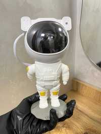 Зоряний розпродаж космонавт астронавт проектор нічник ночник зоряне