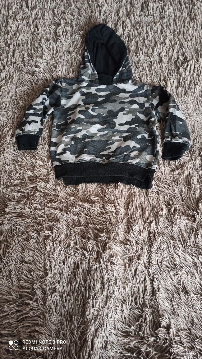Bluza chłopięca moro z kapturem r. 104