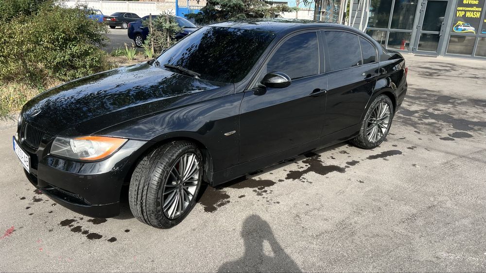 BMW E90  2.5 218 л.с