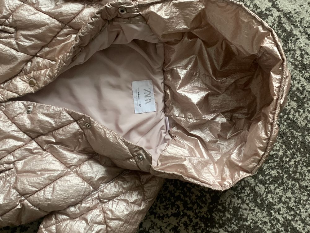 Весняні куртки на дівчинку zara 104-110 см